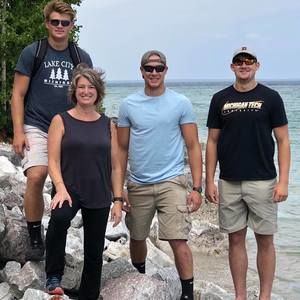 Meet your Posher, Drew